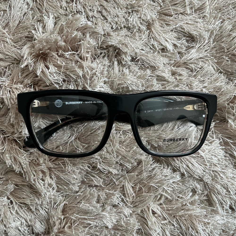 Burberry Classic Black Eyewear